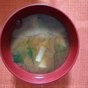 大根と小松菜の味噌汁